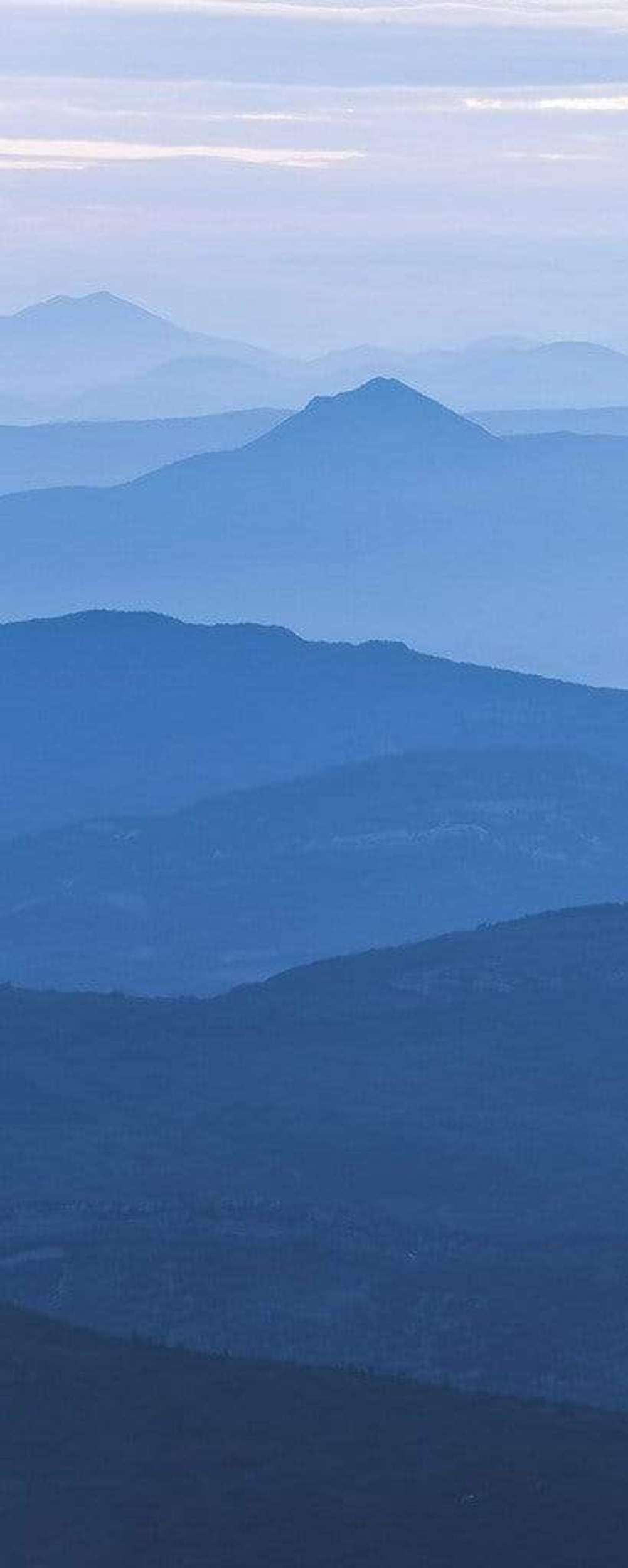 Fotobehang - Blue Mountain 100x250cm - Vliesbehang 1 Fotobehang - Blue Mountain 100x250cm - Vliesbehang