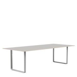 70/70 - 255 x 108 cm.