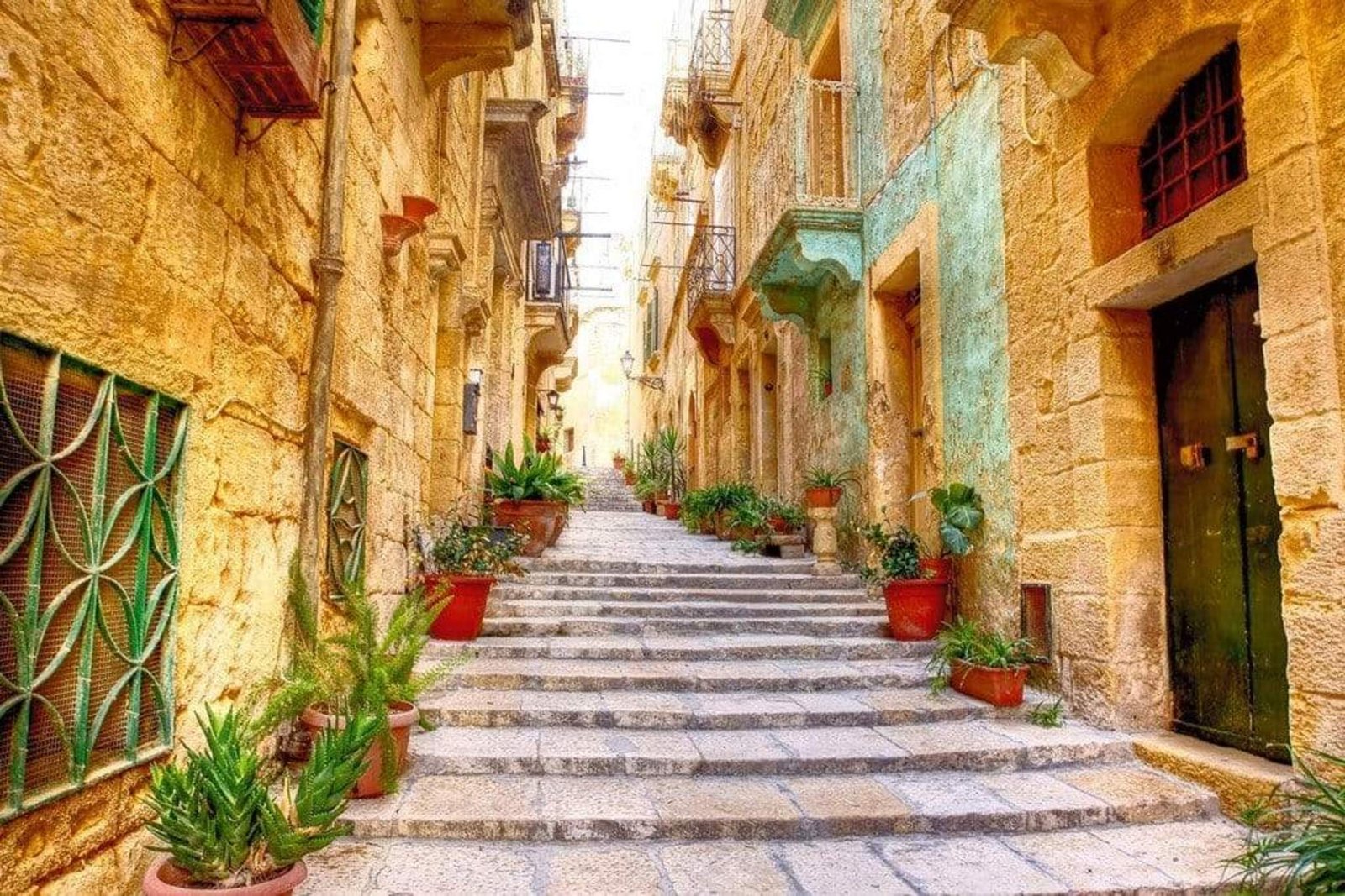 Fotobehang - Narrow Street 375x250cm - Vliesbehang 1 Fotobehang - Narrow Street 375x250cm - Vliesbehang