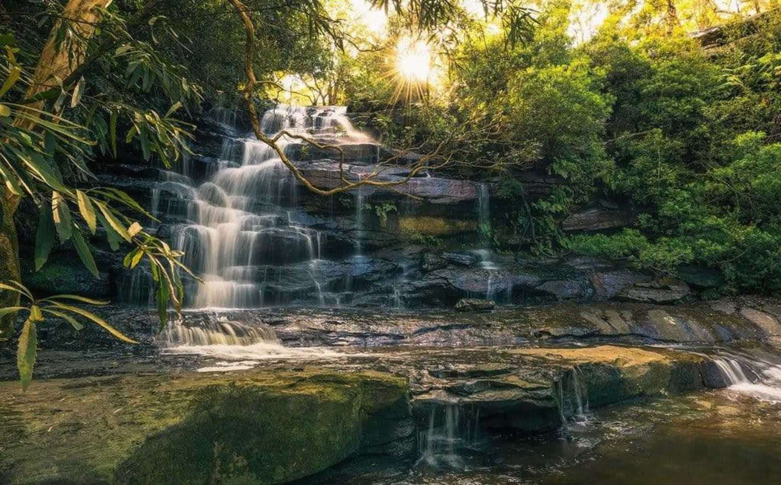 Fotobehang - Golden Falls 450x280cm - Vliesbehang 1 Fotobehang - Golden Falls 450x280cm - Vliesbehang