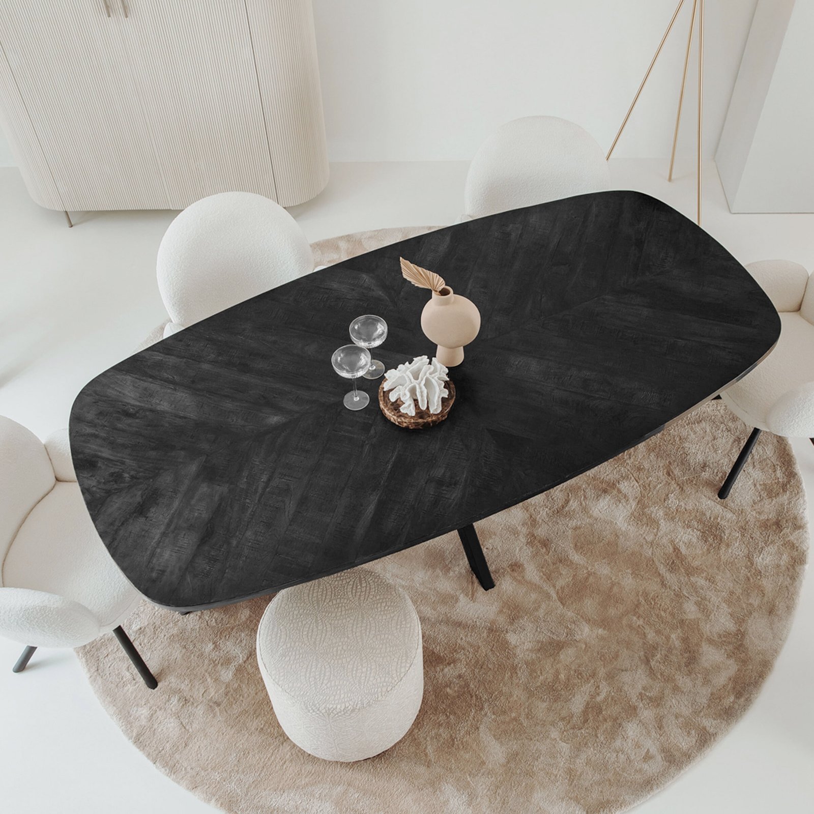 Tower Living Eettafel Silvi Deens ovaal, Mangohout, 180 x 100cm - Zwart - Japandi 1 Tower Living Eettafel Silvi Deens ovaal, Mangohout, 180 x 100cm - Zwart - Japandi